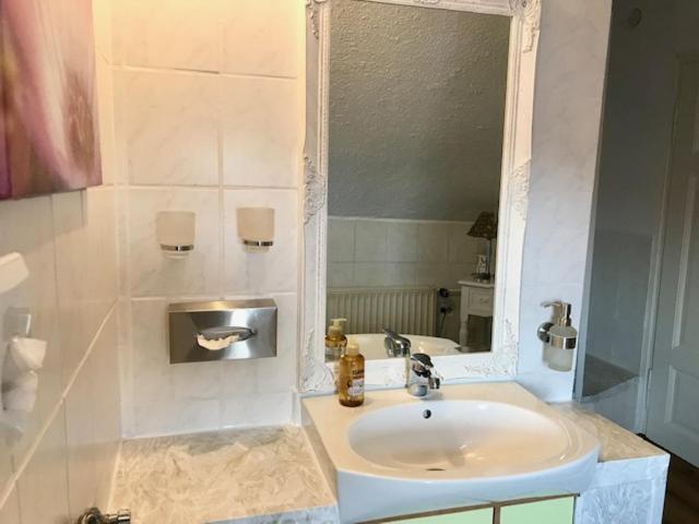 Thueringer Hof Hotel Heringen  ภายนอก รูปภาพ